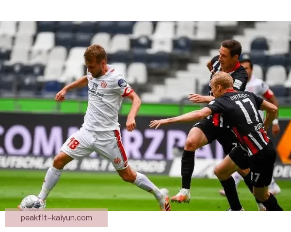 多特蒙德展示全新进攻战术，德甲赛场竞争力提升。