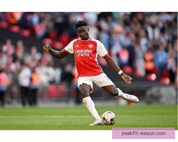 萨卡在阿森纳青训的岁月持续备受关注，展现出未来巨星潜质