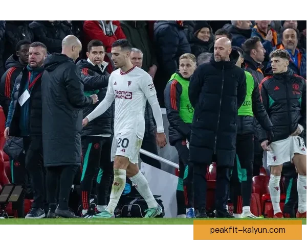 滕哈赫战术适配弱队表现稳健，近期执教成效值得关注